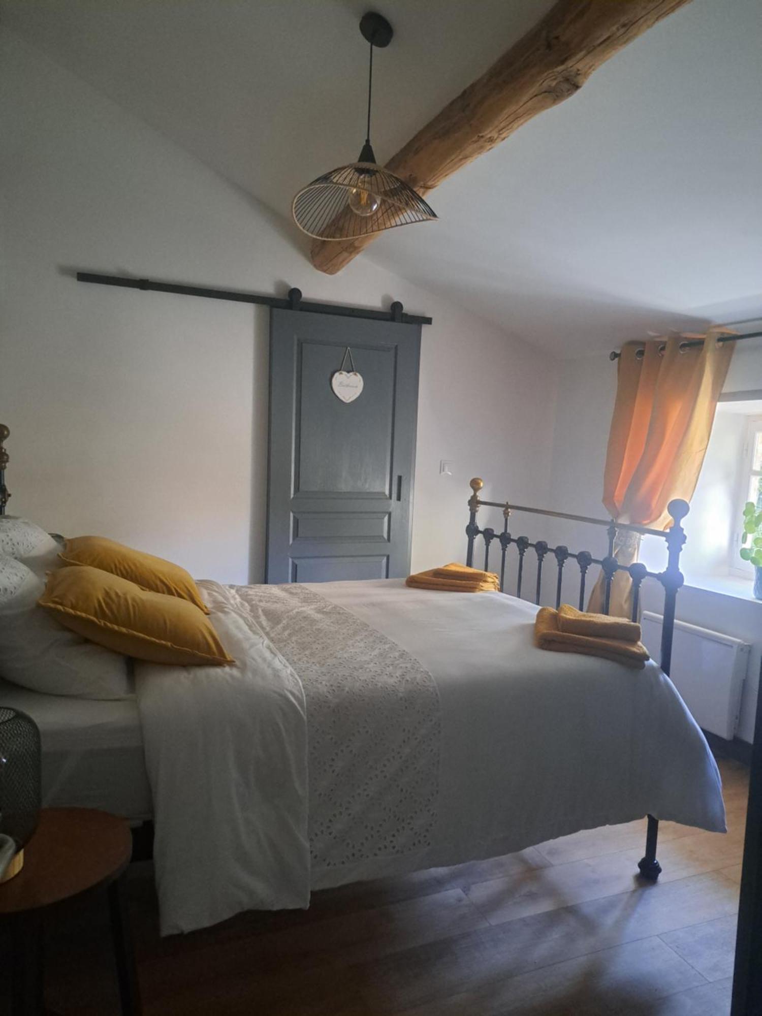Lavallade12 Chambers D'Hotes Roussines Pokoj fotografie